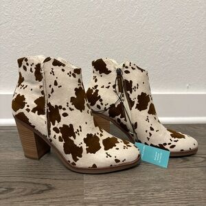 NWT Maurices Brown and Cream Cow Print Ankle Booties